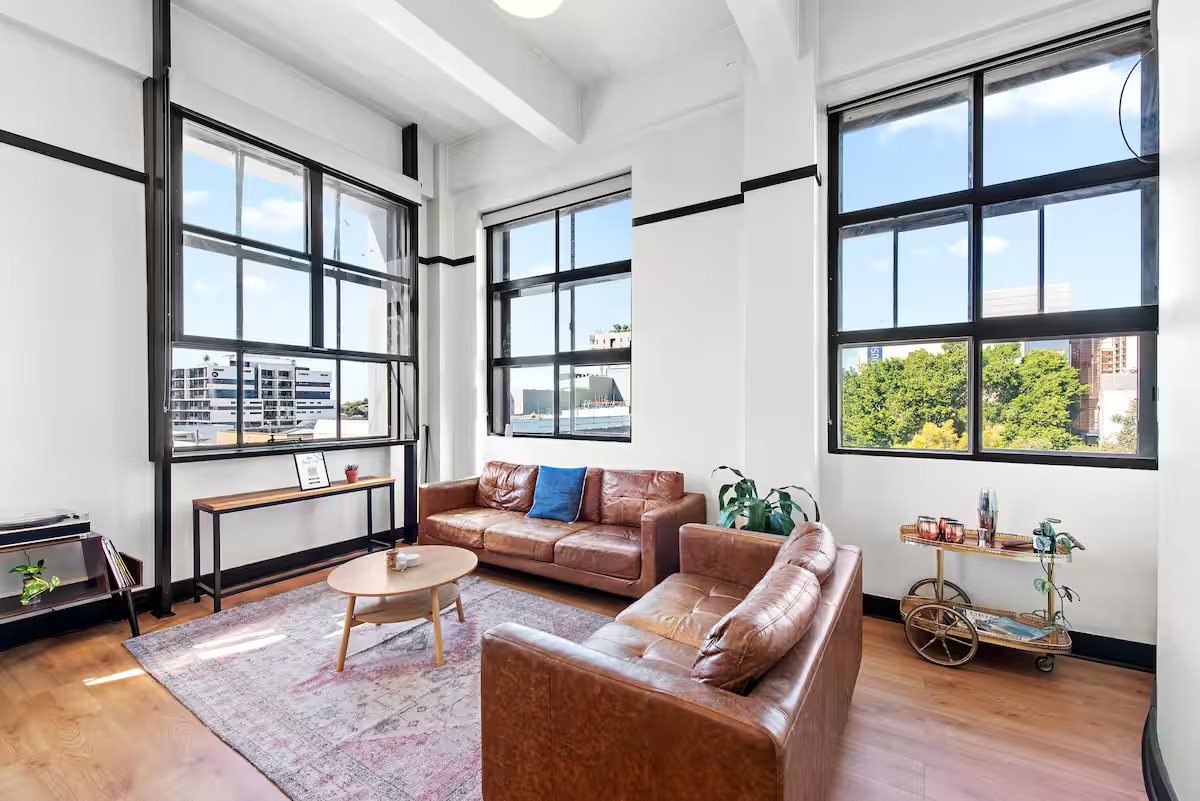 Spacious & Central Retro loft 1