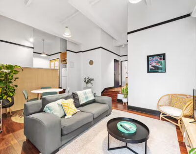 Stylish Art Deco Apartment with Private Balcony