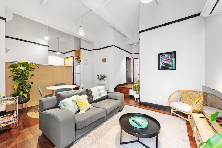 Stylish Art Deco Apartment 4
