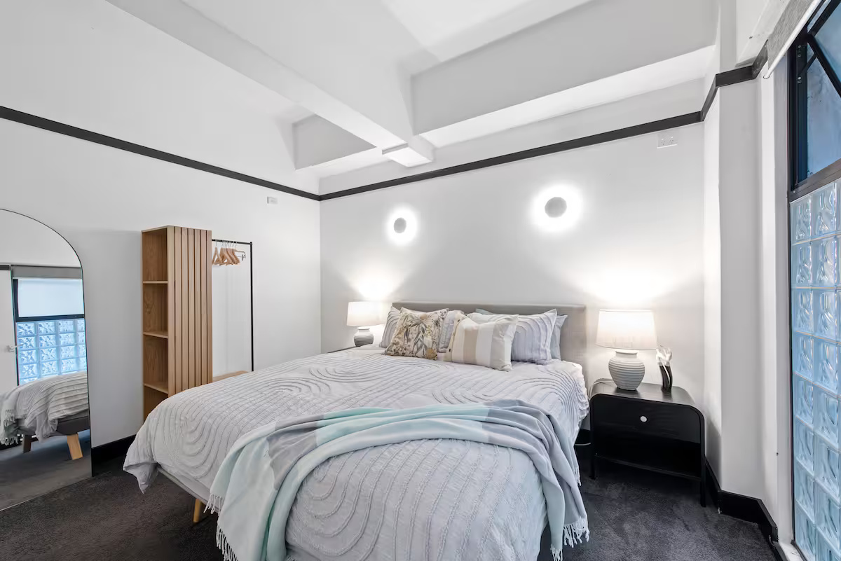 Stylish & Spacious Apartment 13