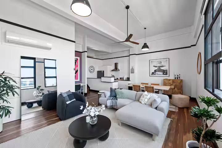 Stylish & Spacious Apartment 3